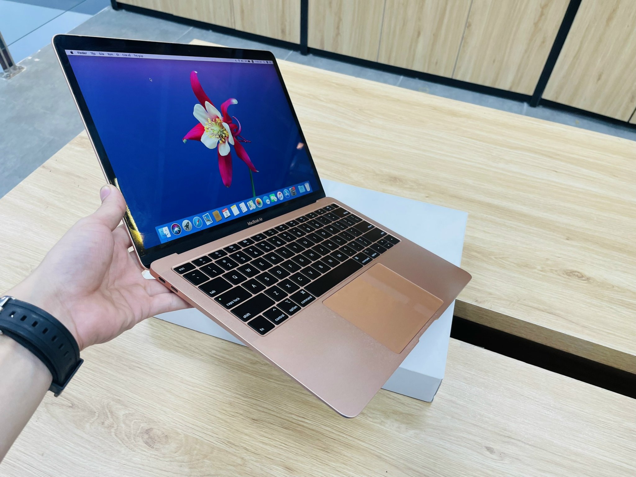 MACBOOK AIR 2019 RENTINA ROSE GOLD