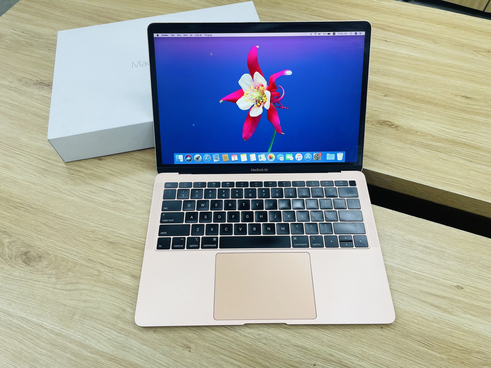 MACBOOK AIR 2019 RENTINA ROSE GOLD