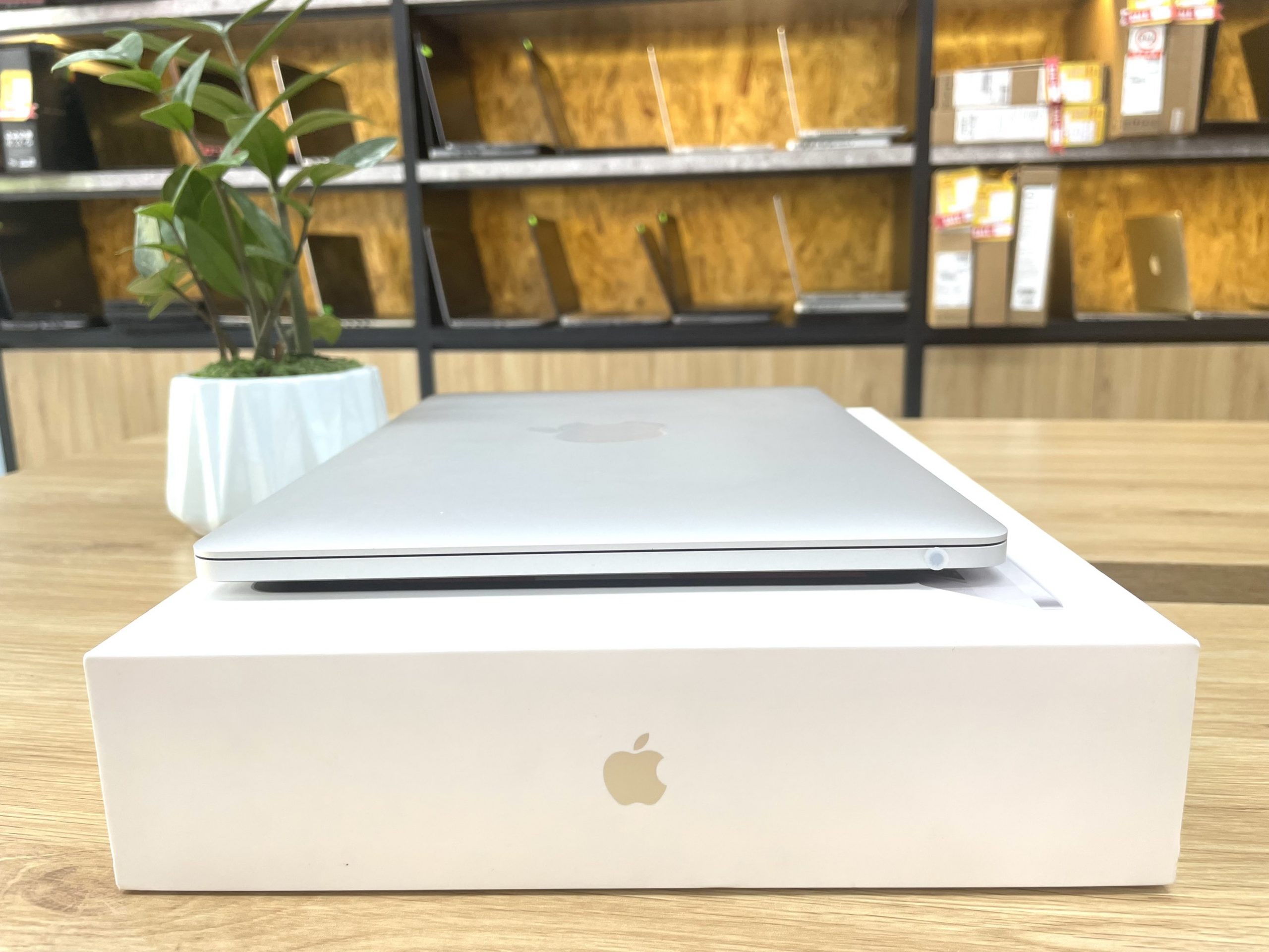 MACBOOK PRO 13 Touchbar M1 NEW 99%