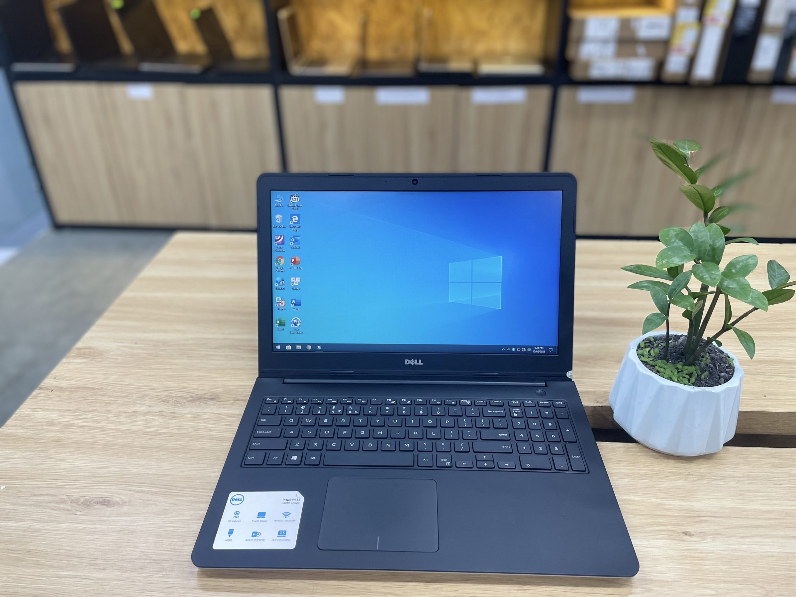 LAPTOP DELL INSPIRON 5557 I5 GEN6 VGA