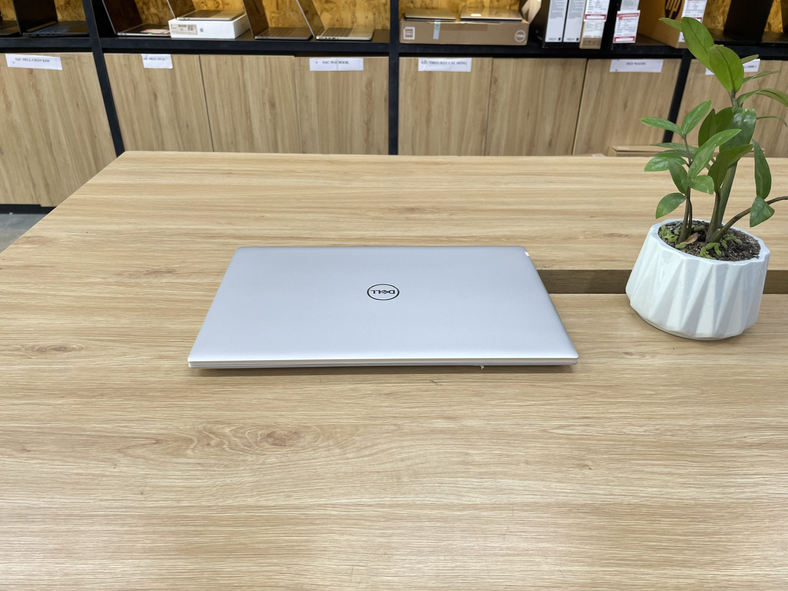 LAPTOP DELL INSPIRON 5598 I5 GEN 10 ( SILVER VỎ NHÔM )