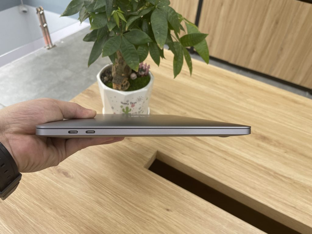  MacBook Pro 13" 2020 Touch Bar M1