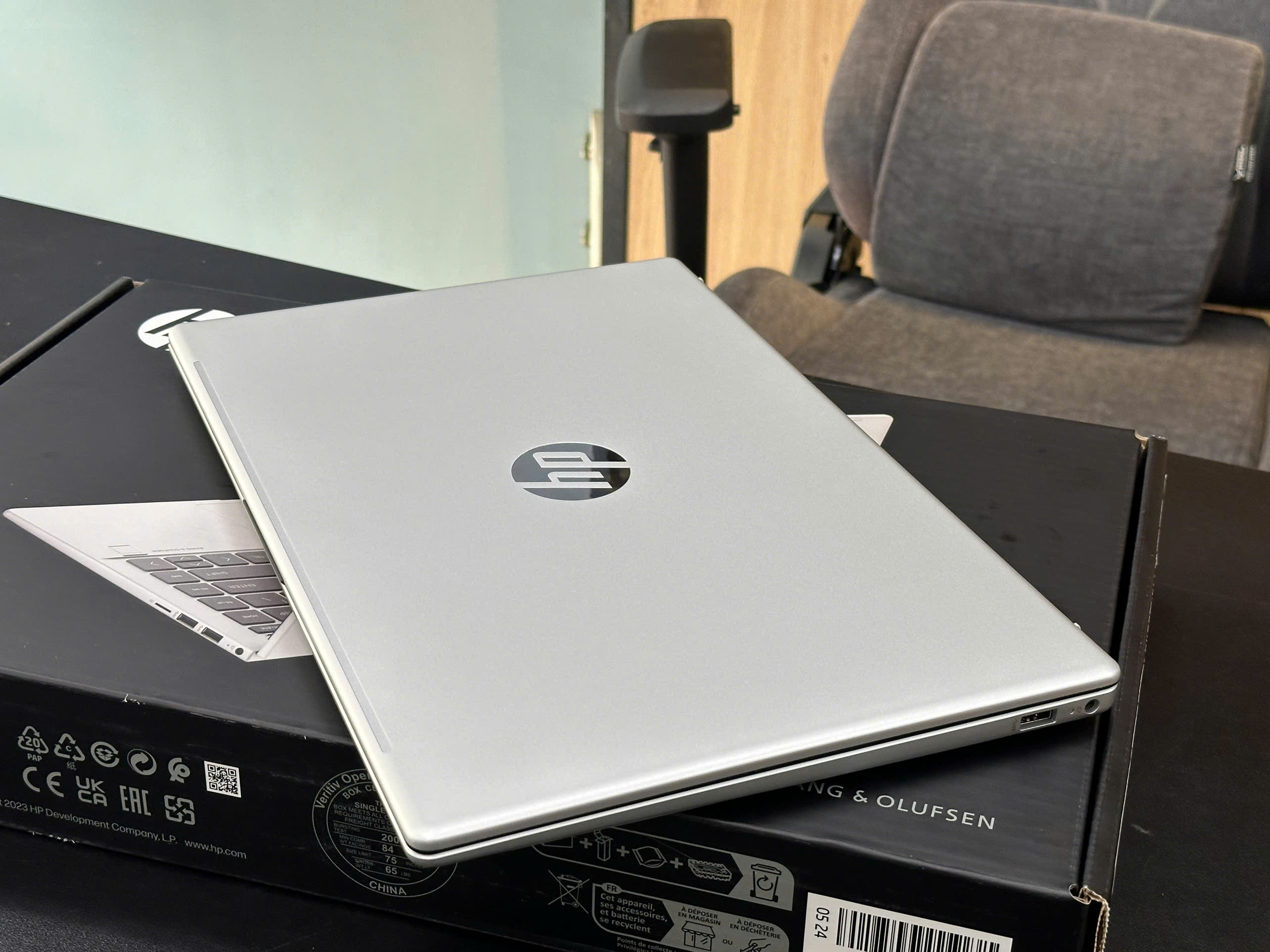 LAPTOP HP 15-FD1850TU 2024 ( NEW FULL BOX )