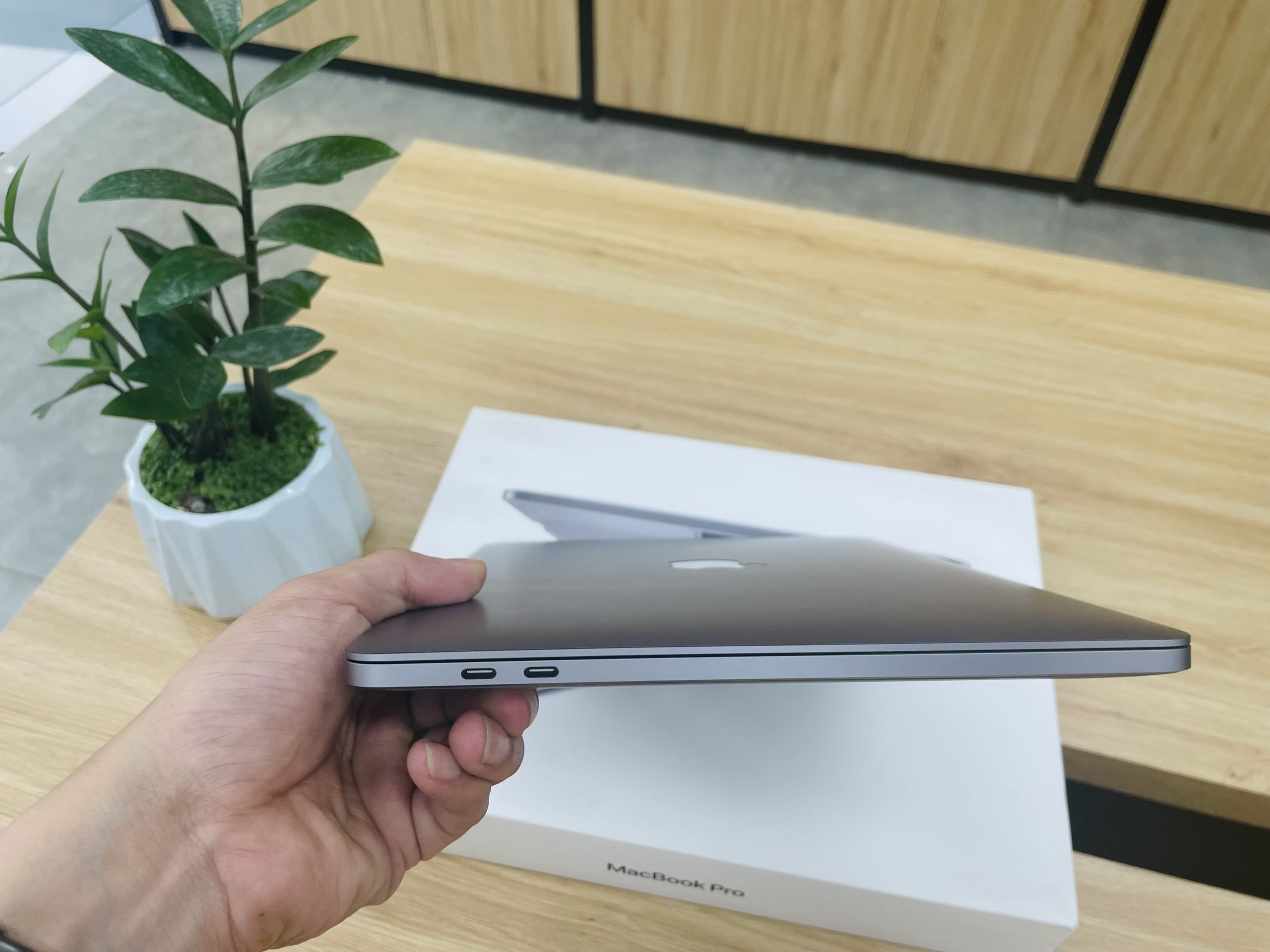 MACBOOK PRO 13.3″ 2020 I5 TOUCH BAR